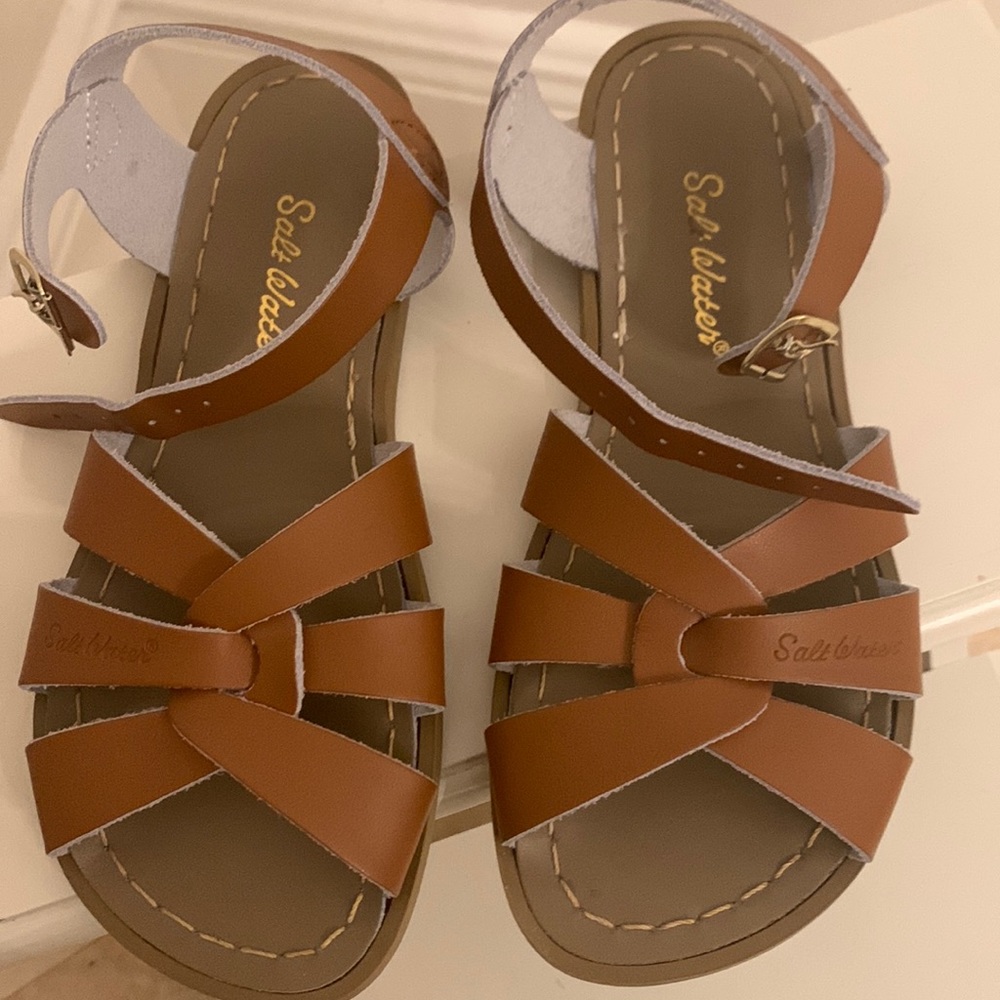 Salt Water Sandal (Brown) Big Kids size 4